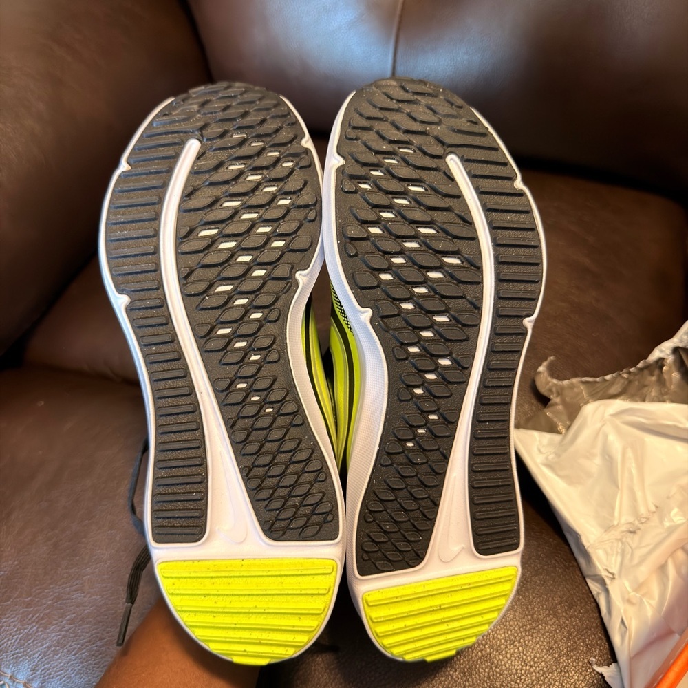 Nike kids Black and Volt Low-Top Running Sneakers - Picture 6 of 7